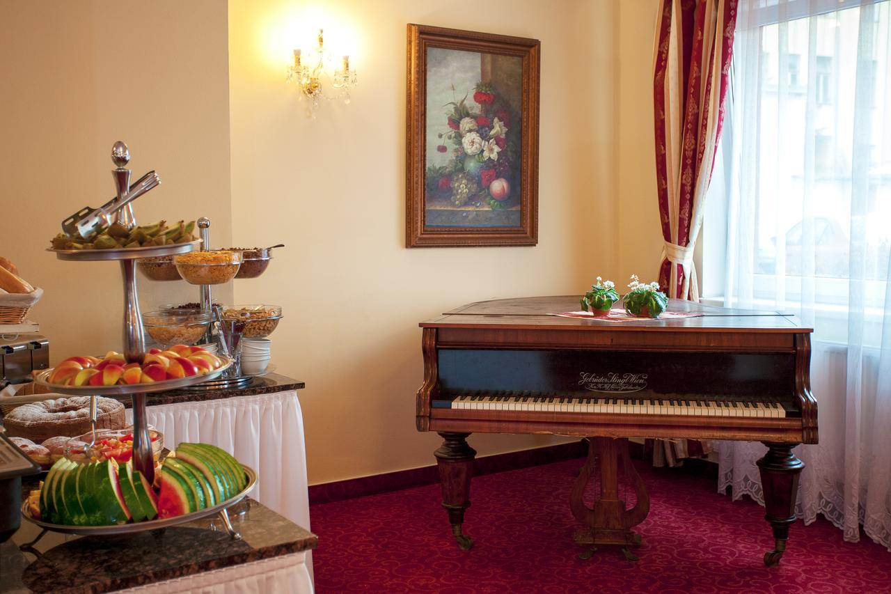 Hotel Savoy Ceske Budejovice Extérieur photo