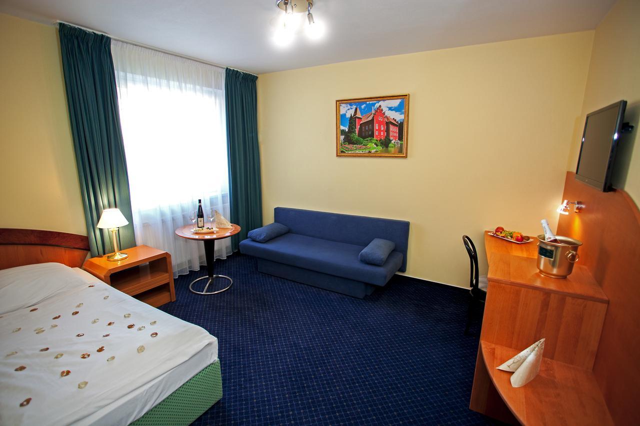 Hotel Savoy Ceske Budejovice Extérieur photo